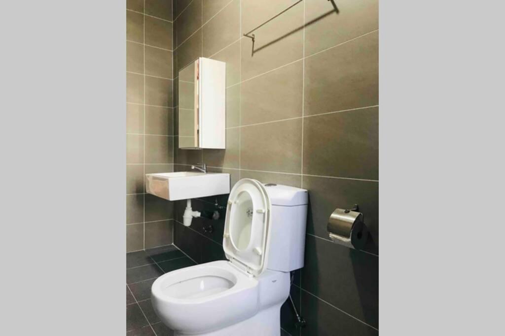 Hb1512- Hyve Studio Unit, Lake View, Cyberjaya, Free Wi-Fi, Free Parking, Netflix,Pool, 3038 Exteriér fotografie